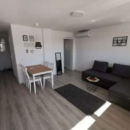 شقة Apartman Centar *